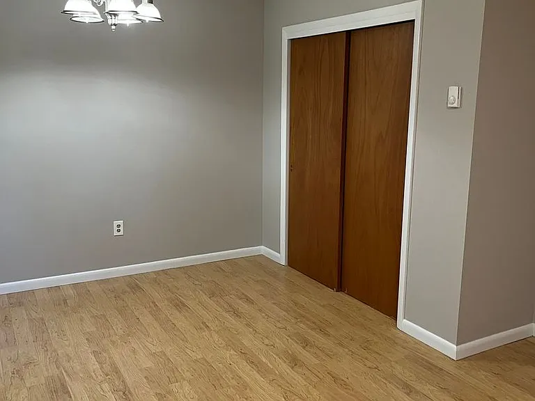 207 S Beech St — Photo 7