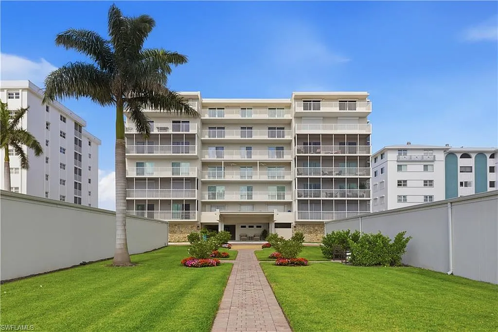 2 bed, 2.0 bath, 1300 sqft, $8,000 — Photo 1