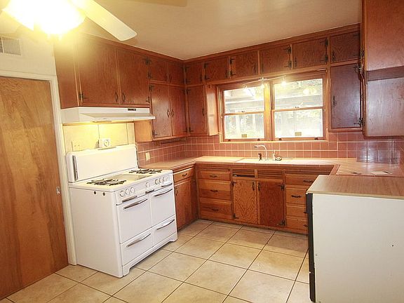 4th image of 820 7th Ave