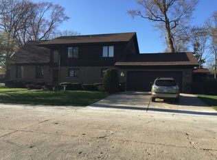 8901 Parkside Ave, Morton Grove, IL 60053