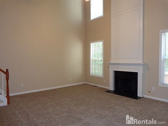 3rd image of 428 Heathcliff Ct