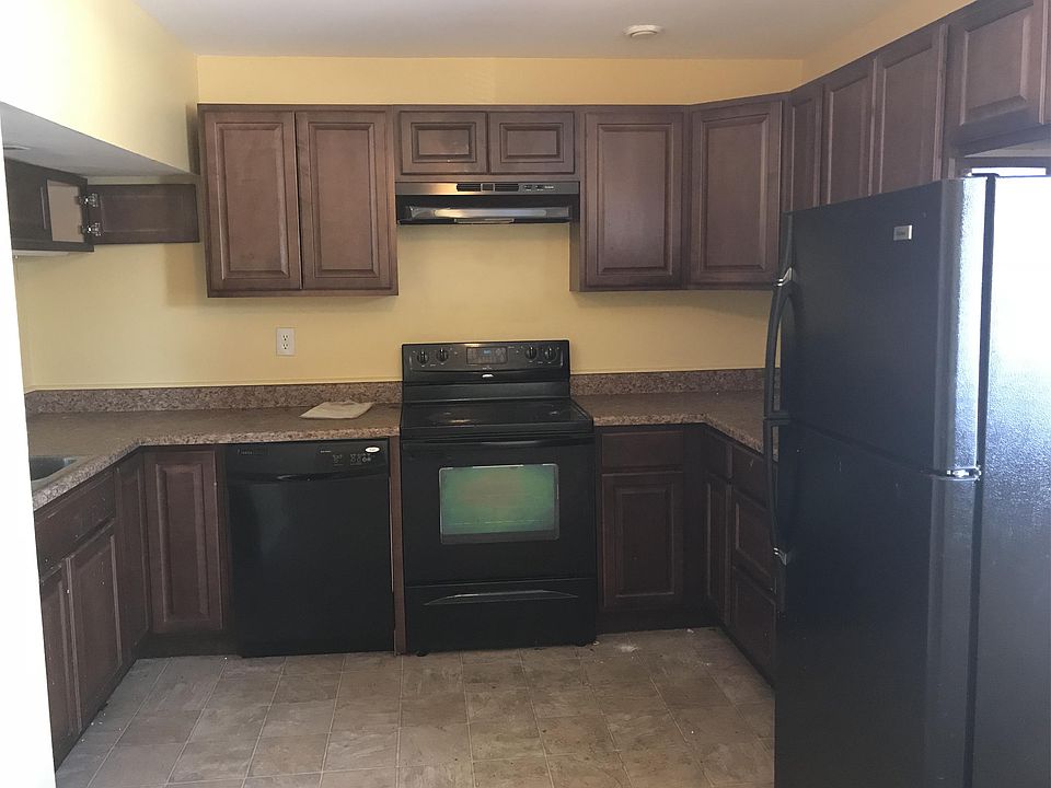 1st image of 203 Columbine Ct