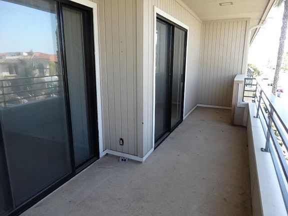 Balcony with access from living room and master bedroom