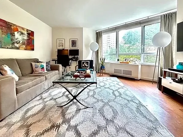 200 East 94th Street image 1 of 13