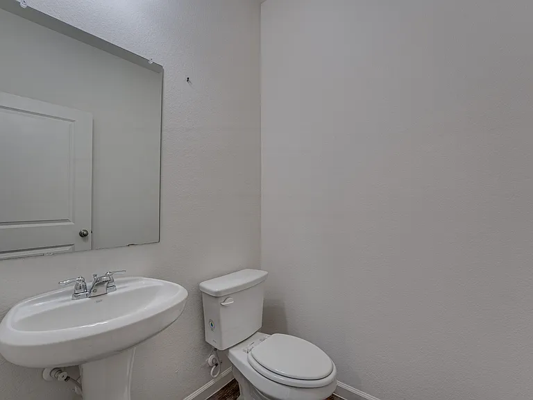 767 Camden Dr — Photo 23