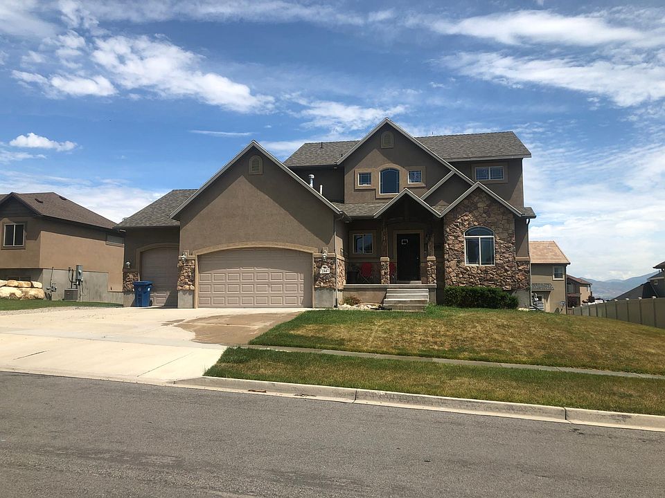 1st image of 244 W Ivy Ln