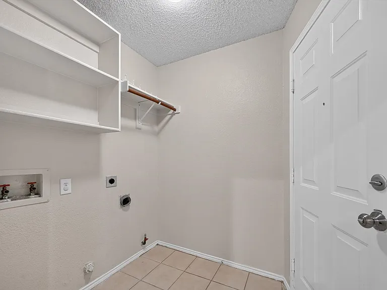 3960 Bexhill Dr — Photo 21