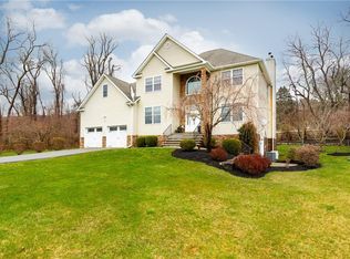 26 Lyndsey Ln, Poughquag, NY 12570
