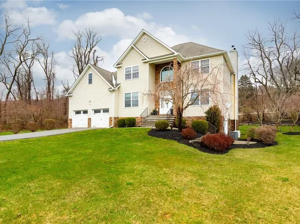 26 Lyndsey Lane, Poughquag, NY 12570