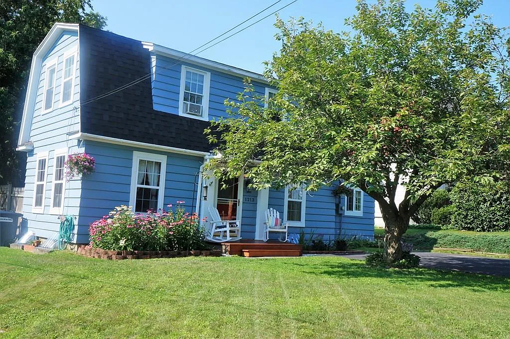 1213 W 1st St photo 1