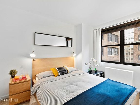 4th image of 305 E 40th St APT 9Y