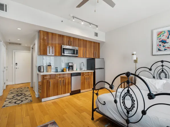 925 Common, 925 Common St, New Orleans, LA 70112