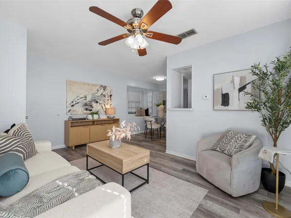 1915 S 10th St APT 104A, Waco, TX 76706