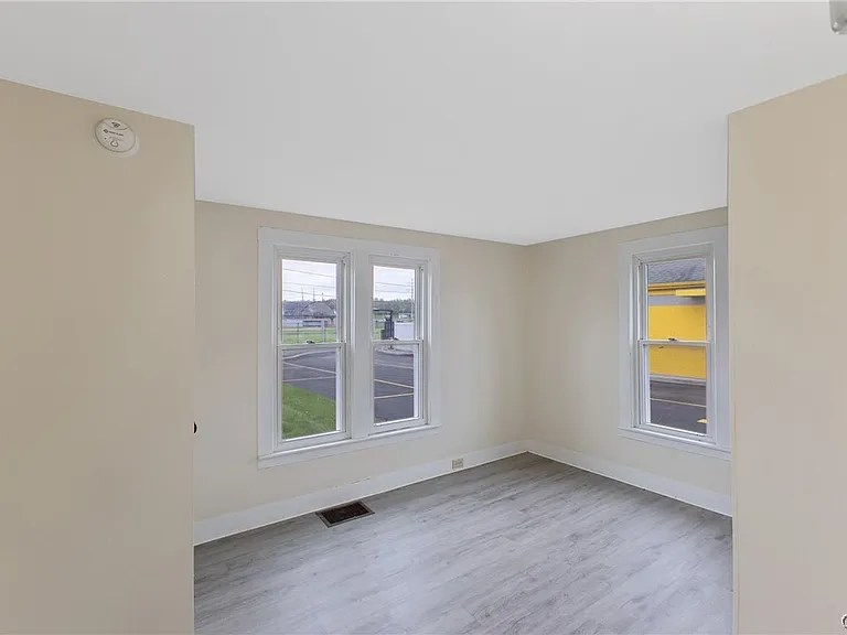 188 W Bridge St — Photo 12