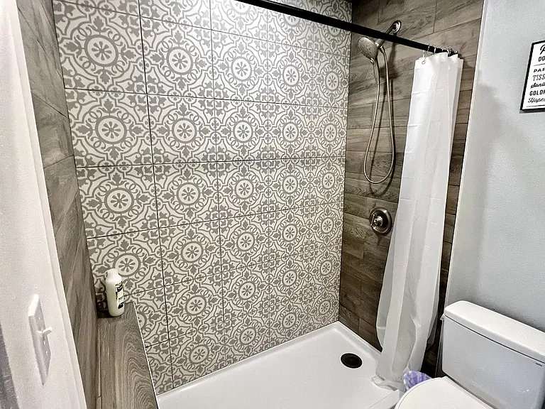 Full Bathroom