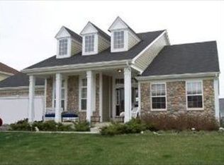 211 Springside Dr, Elgin, IL 60124