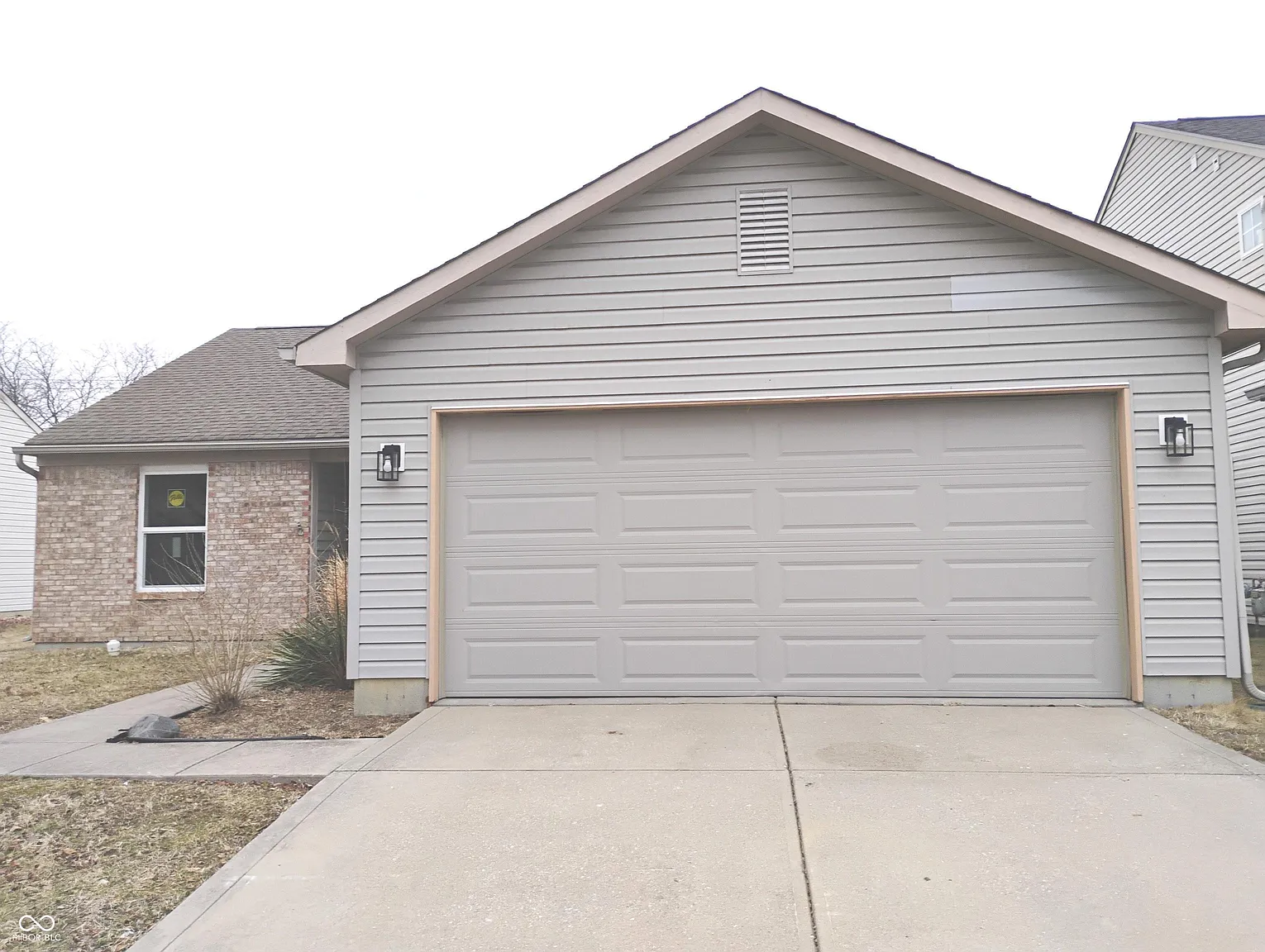 9714 Treyburn Lakes Dr photo 1