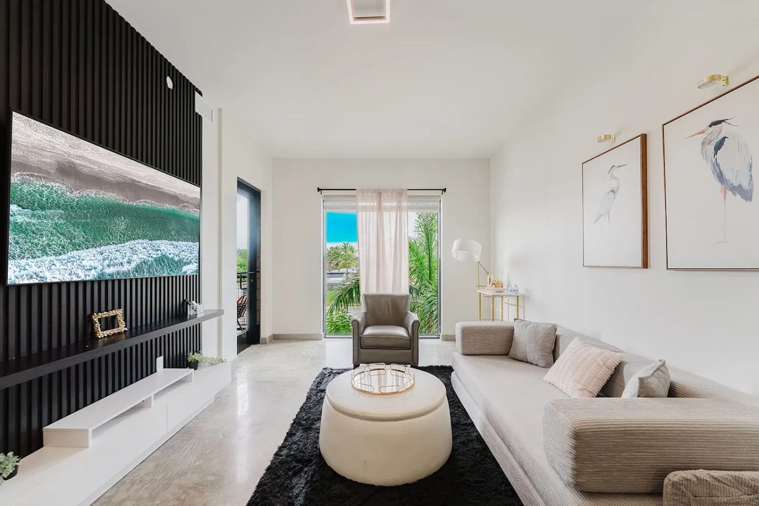 2 bed, 1.0 bath, $8,837 — Photo 3