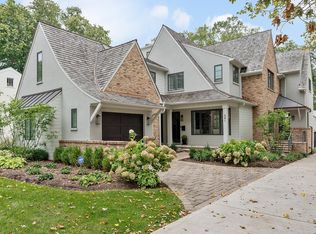 541 Walker Rd, Hinsdale, IL 60521