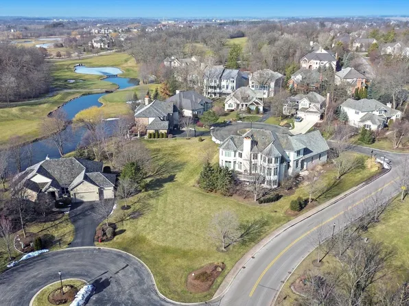 21860 W Bay Hill Ct, Mundelein, IL 60060