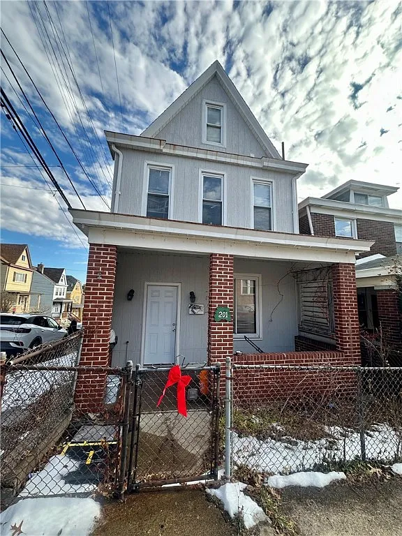 201 Clover St photo 1