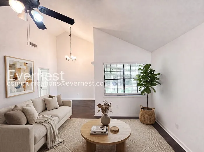 4 bed, 2.0 bath, 1501 sqft, $2,495 — Photo 2