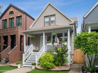 1916 W Nelson St, Chicago, IL 60657