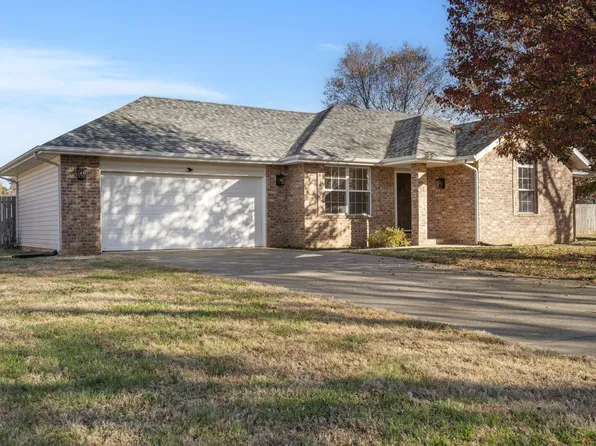 113 E Hughes Road, Willard, MO 65781