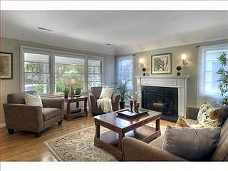 3rd image of 1918 Brewster Ave
