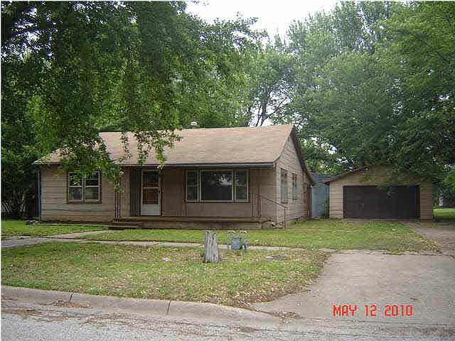 1st image of 208 S Illinois St
