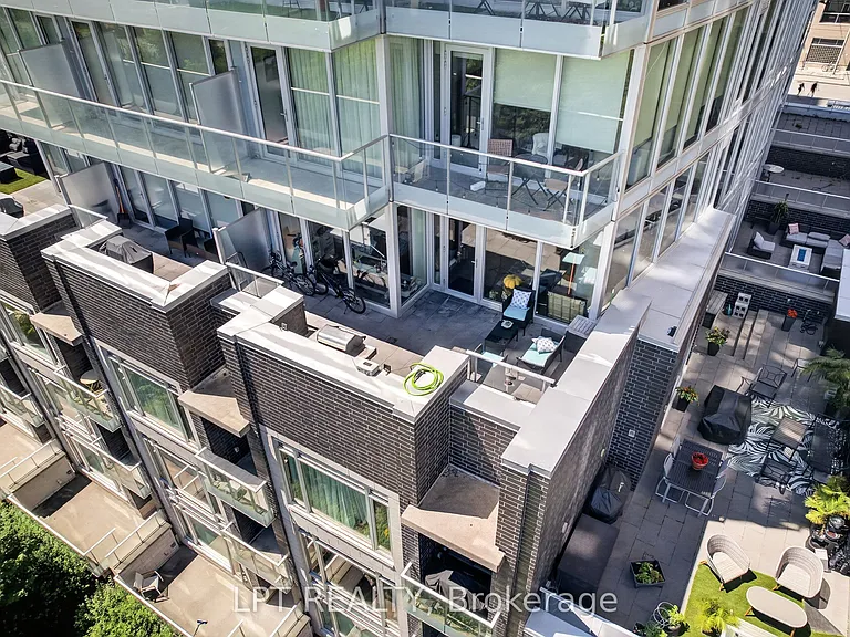 111 Champagne Ave S #307 — Photo 48