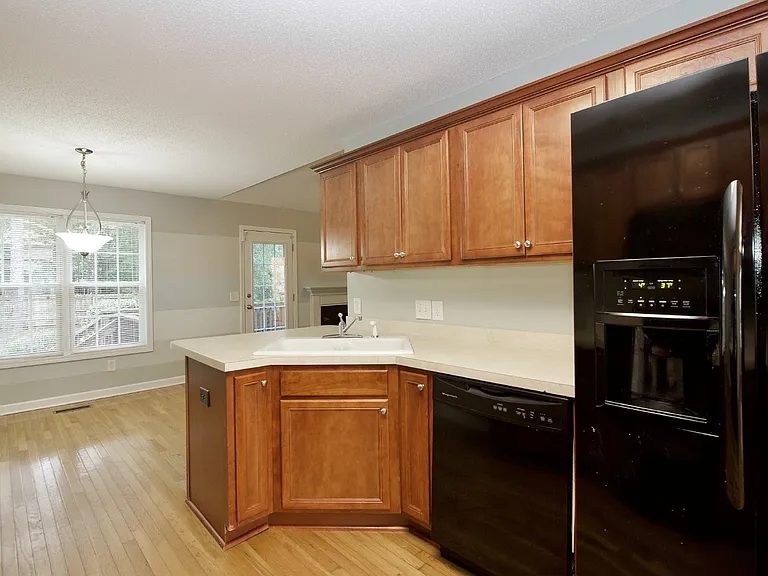 129 Lori Ln — Photo 16