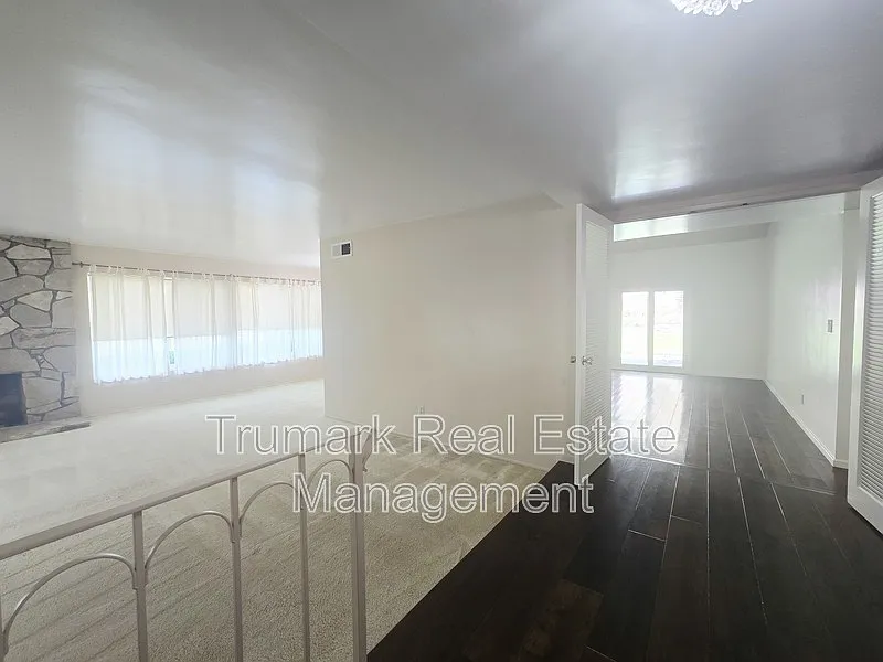 2 bed, 2.0 bath, 1834 sqft, $6,295 — Photo 2