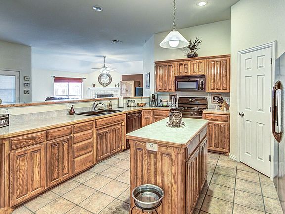 3rd image of 6909 Katherine Ct