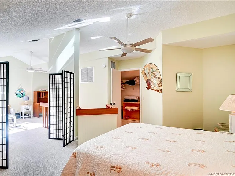 233 NE Edgewater Dr #204 — Photo 49