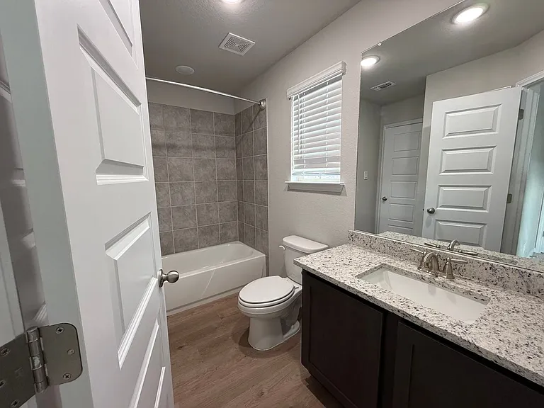 466 Emma Dr — Photo 19