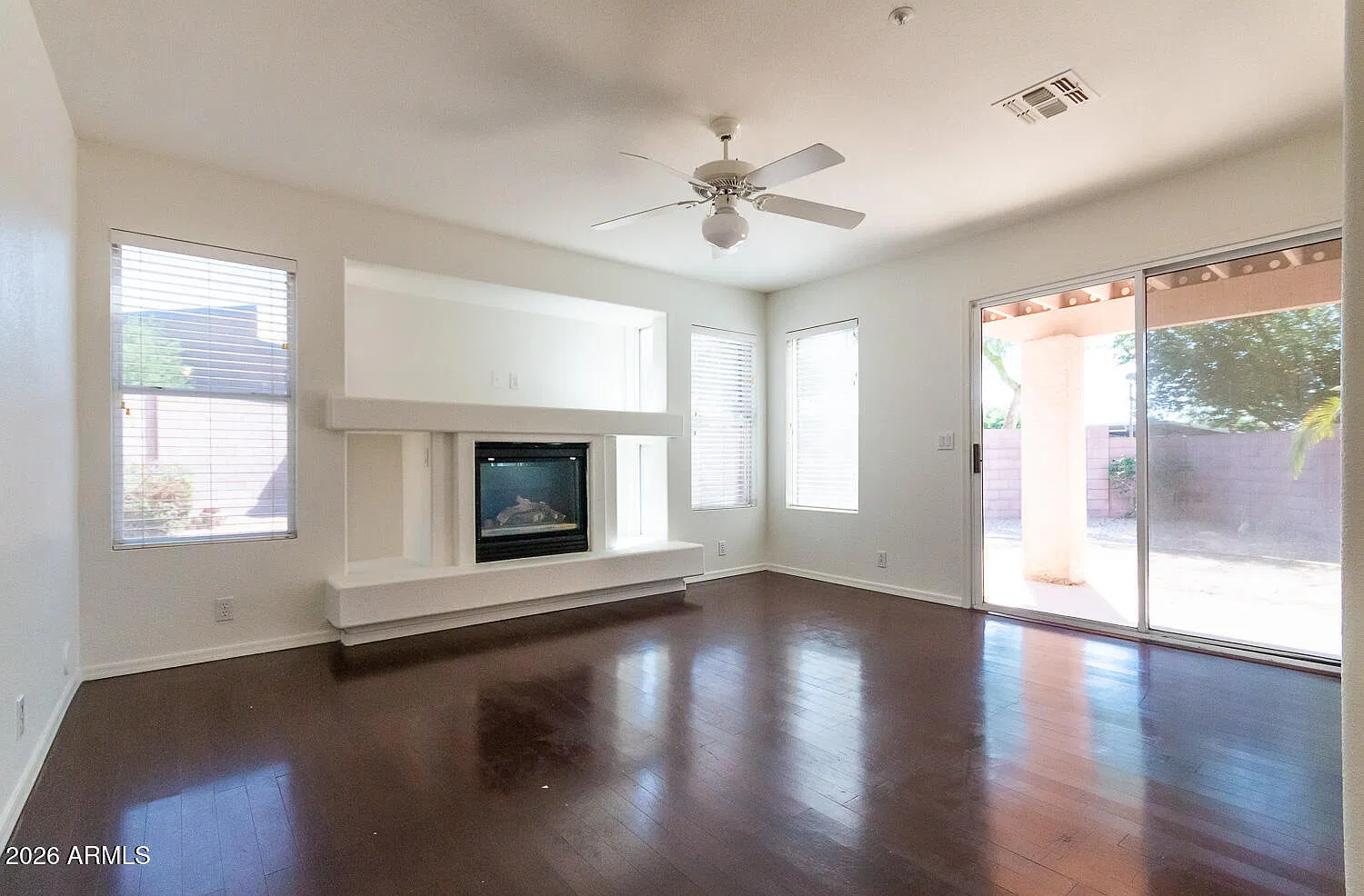 3 bed, 2.5 bath, $2,200 — Photo 3