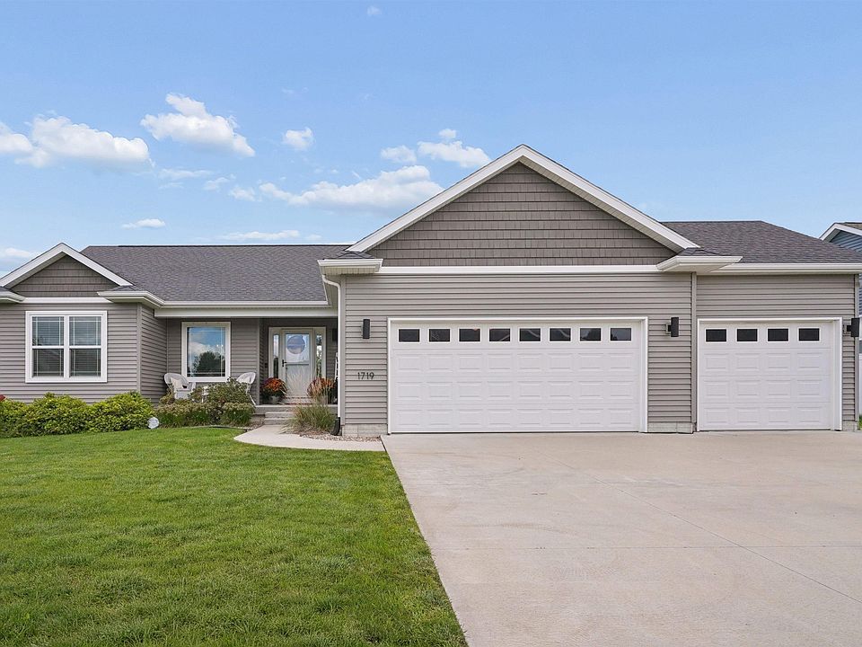1st image of 1719 Waxwing Way