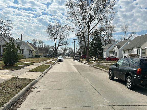 4th image of 26074 Pattow St