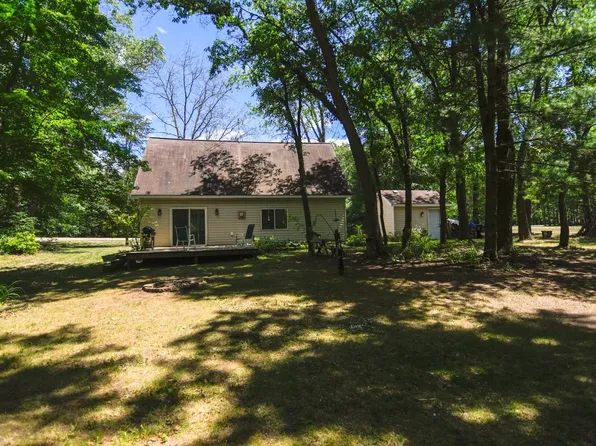 W5102 Hawthorne Ct, Shawano, WI 54166
