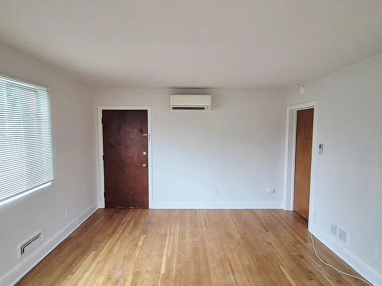 3230 W Grace St #3 — Photo 6