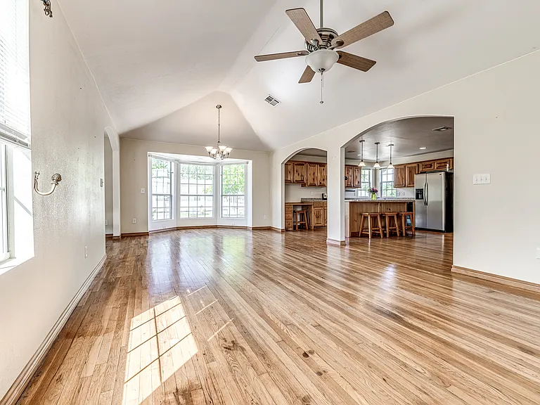 20961 Holden St — Photo 38