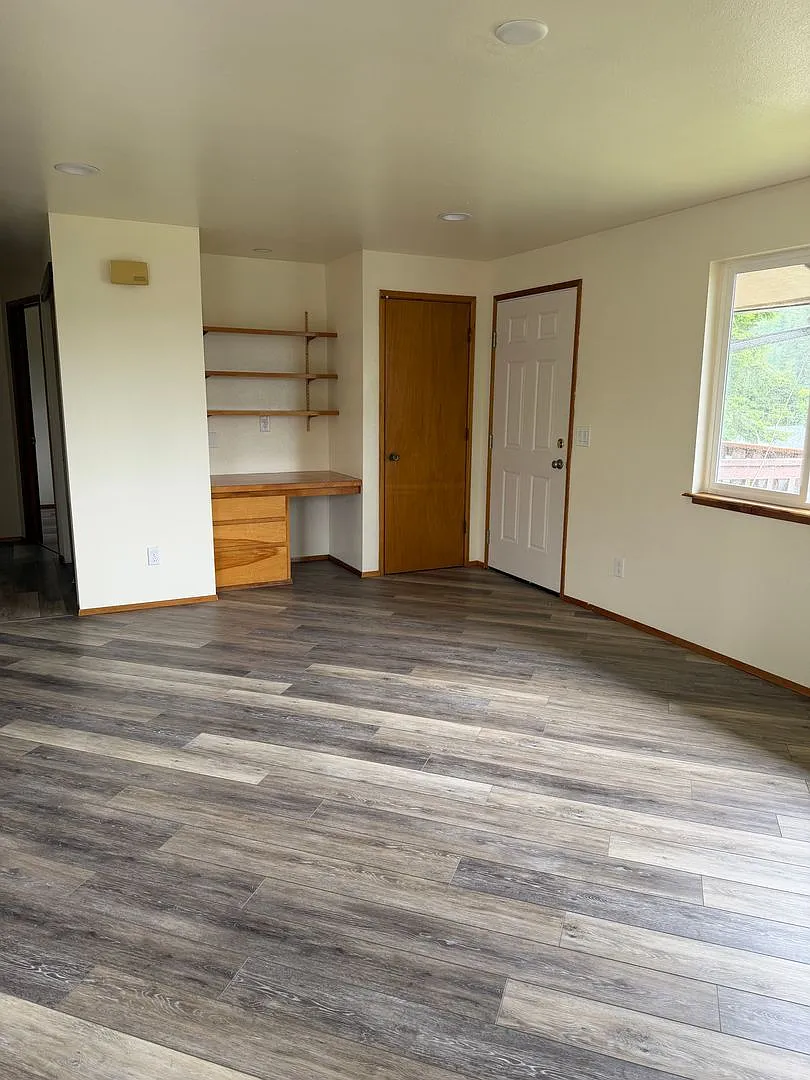 469 7th Ave #1 dn — Photo 1