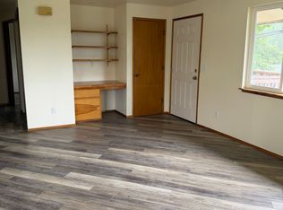 469 7th Ave #1, Coos Bay, OR 97420