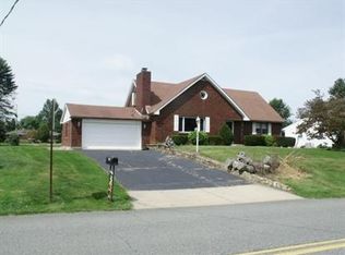 935 Strykers Rd, Phillipsburg, NJ 08865