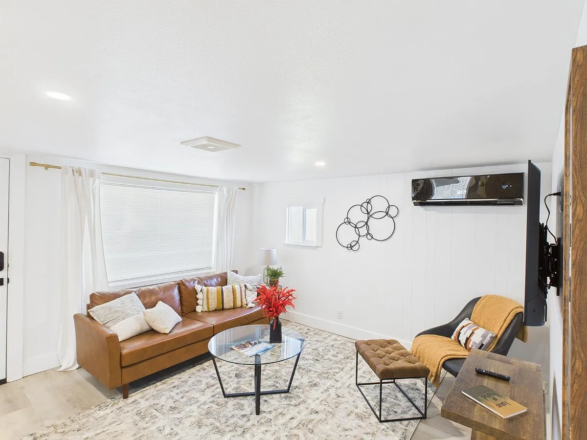 Property Photo - 1320 Tunis Ave