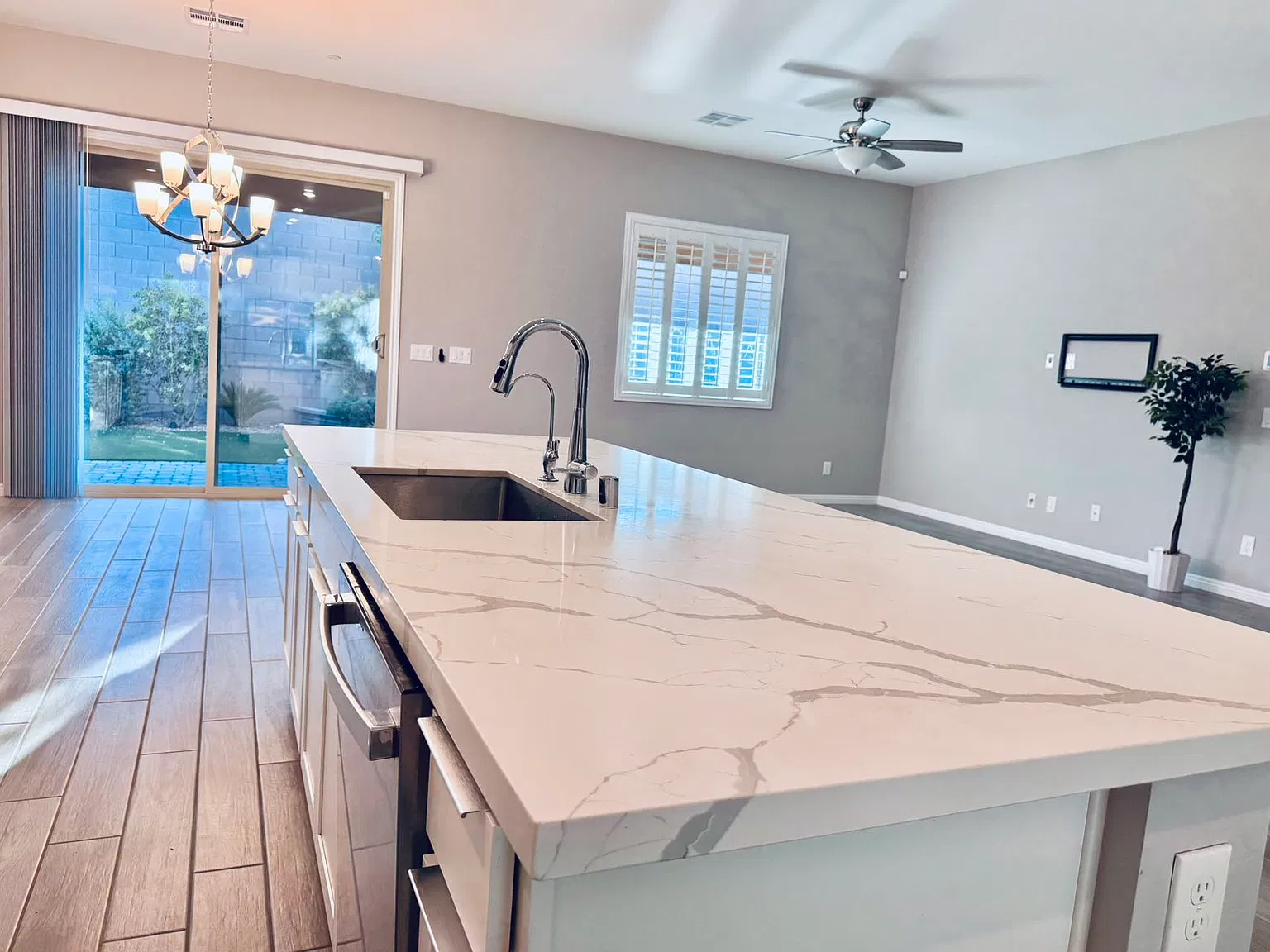 3 bed, 1953 sqft, $2,500 — Photo 3