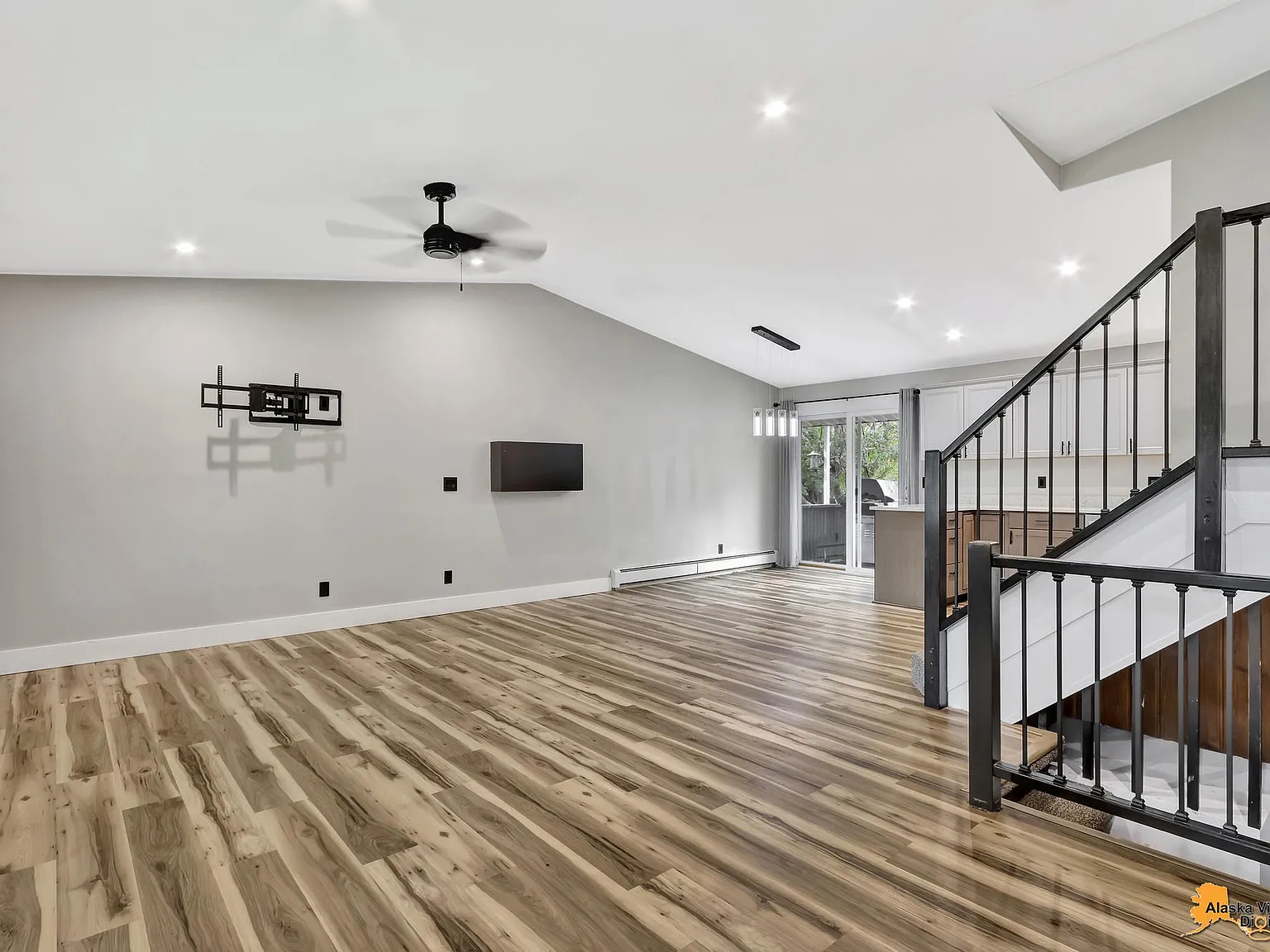 3 bed, 1600 sqft, $2,950 — Photo 4