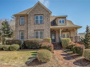 205 Town Lot Dr, Pfafftown, NC 27040