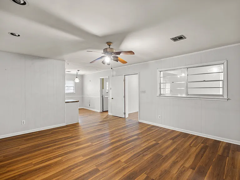 3932 Meredith Dr — Photo 14